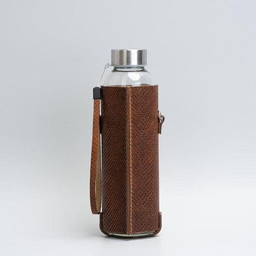 Leather water bottle holder with strap and glass bottle - Elite Water bottles