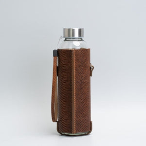 Leather water bottle holder with strap and glass bottle - Elite Water bottles